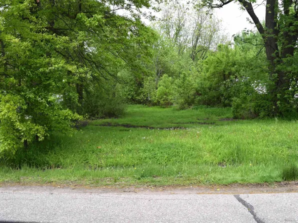 38199 Murdicks Dr, New Baltimore, MI 48047