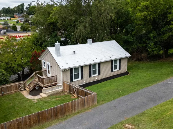 1315 Churchville Ave, Staunton, VA 24401