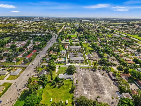 4812 Coconut Rd, Lake Worth, FL 33461