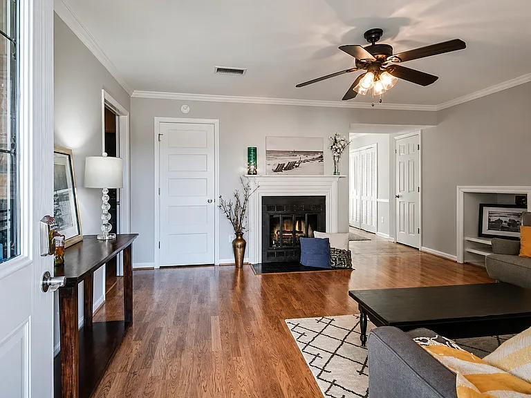 121 Ellington Pl — Photo 5