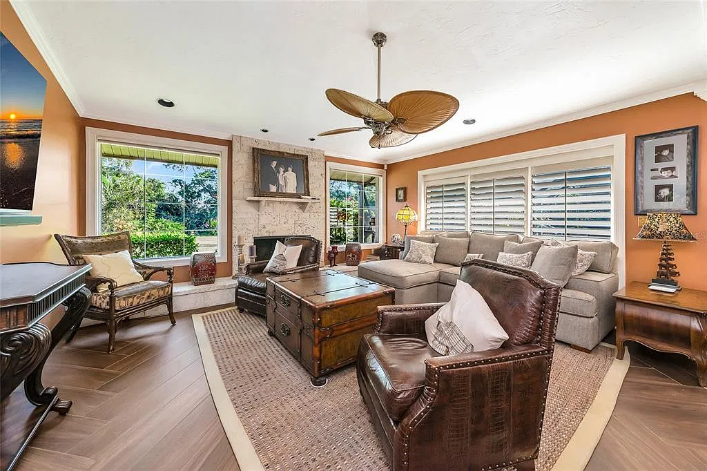 4 bed, 4.0 bath, 3023 sqft, $4,500 — Photo 3