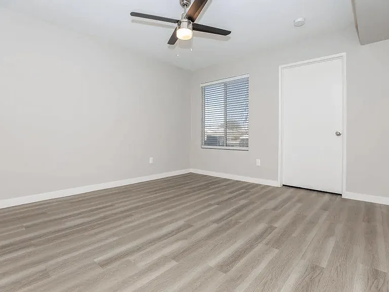 Spin Apartments — Photo 8