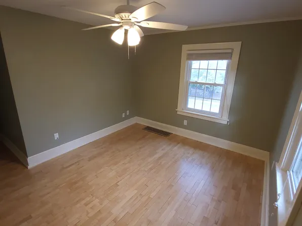 424 11th St, Neenah, WI 54956