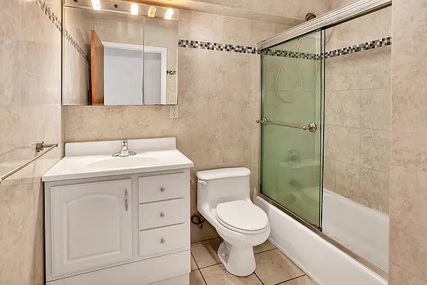 Rented by Compass | media 21