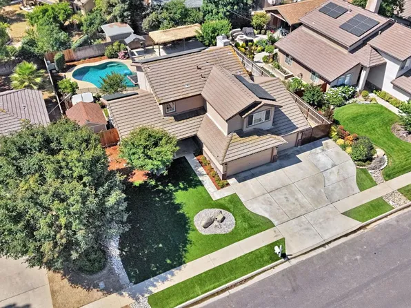 1742 Cromwell Ave, Clovis, CA 93611