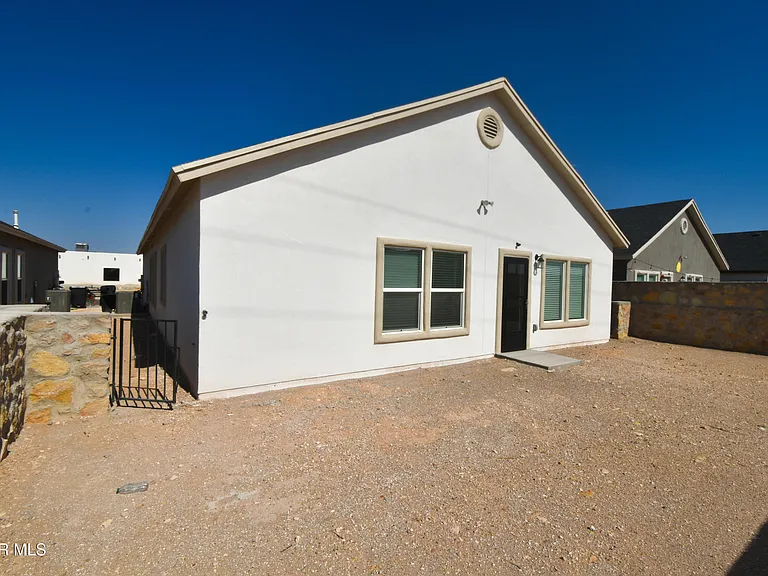 1253 Indigo Sky St — Photo 35