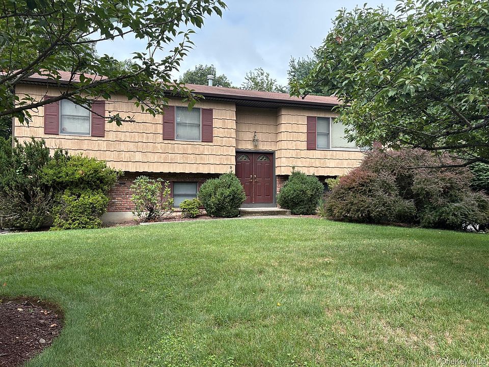 1st image of 9 Rockridge Drive