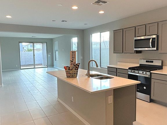 4th image of 8965 W San Juan Ave