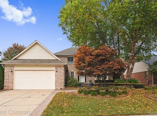 3437 Cascade Cir, Rochester Hills, MI 48307