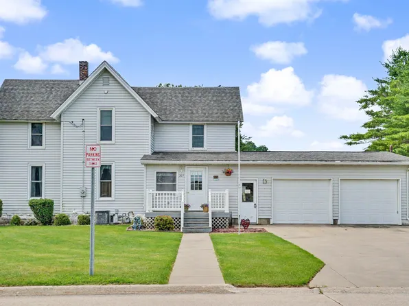 207 E Jackson St, Edgewood, IA 52042