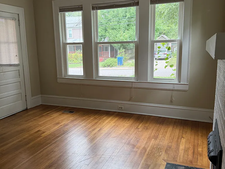 918 Oakland Ave — Photo 9