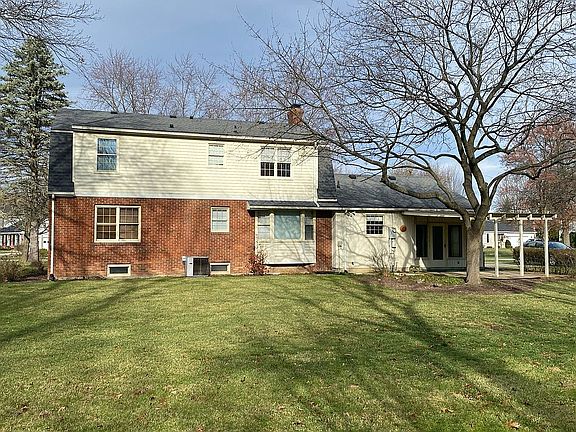 4th image of 320 Briarcliff Dr