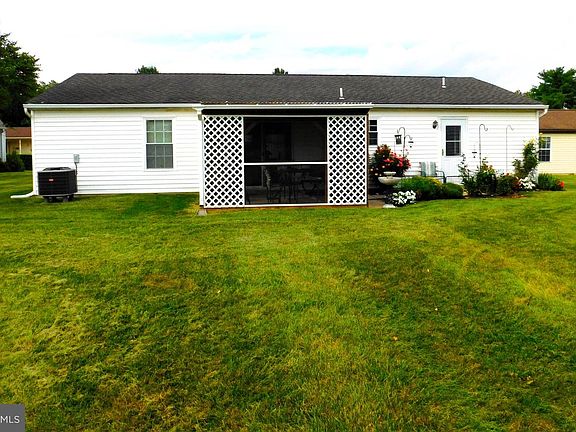 5th image of 6853 Buckthorn Ct