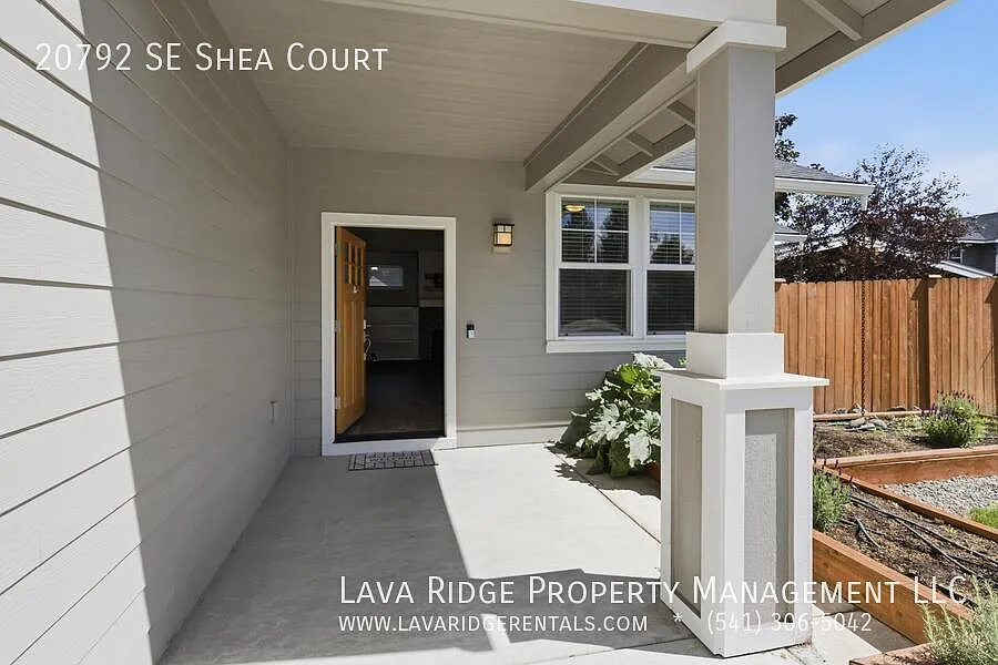 4 bed, 2.5 bath, 2219 sqft, $3,395 — Photo 2