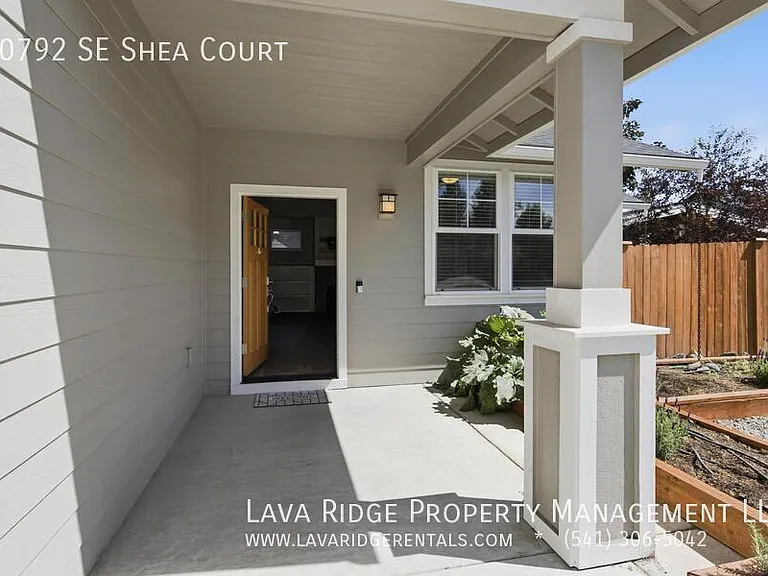 20792 SE Shea Ct — Photo 2