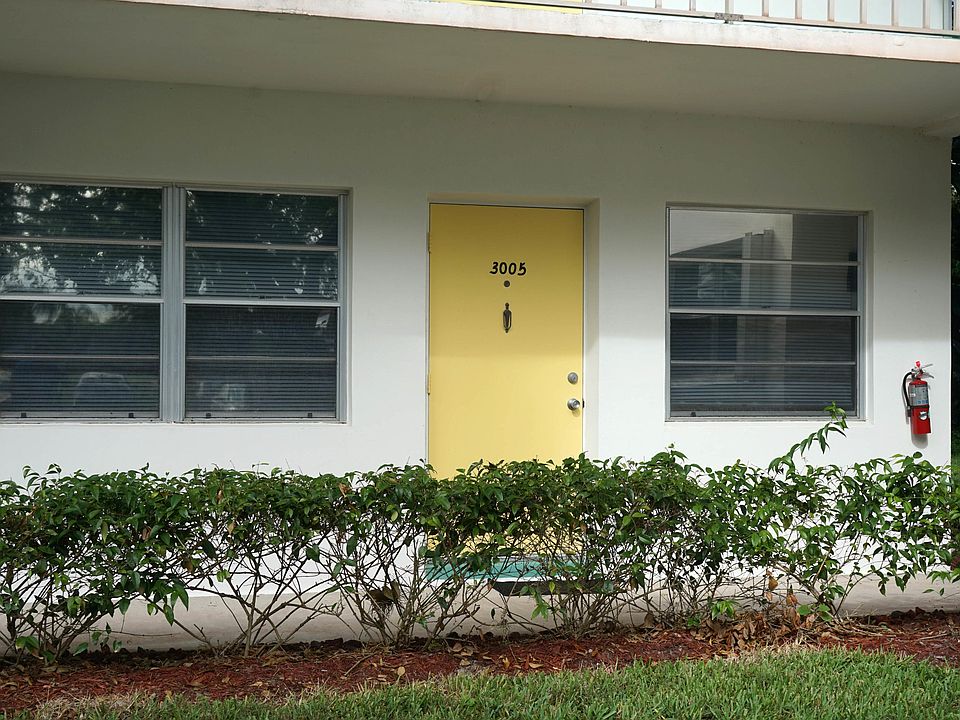 1st image of 1225 NW 21st Street #3005