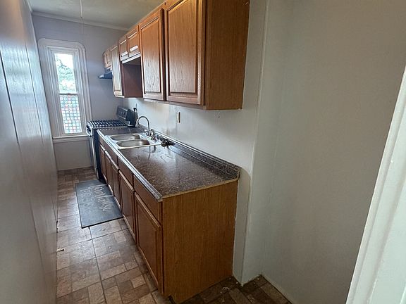 5th image of 276 Collette St APT 2W