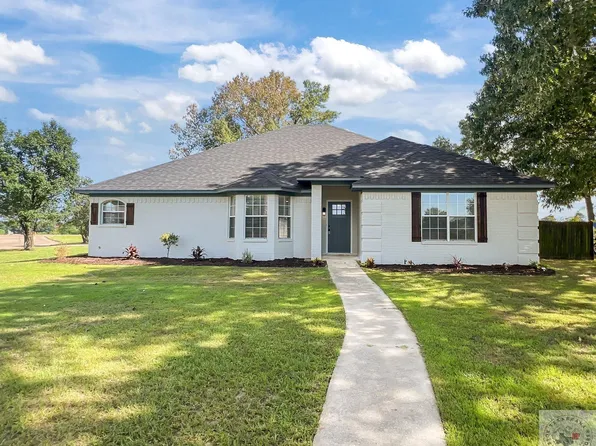 2310 Woodway Dr, Texarkana, AR 71854