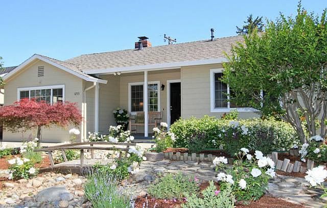 1st image of 1253 Lynn Way