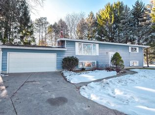 W3141 Bay Rd, Green Lake, WI 54941