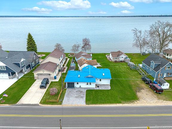 3rd image of 12508 W Shore Dr