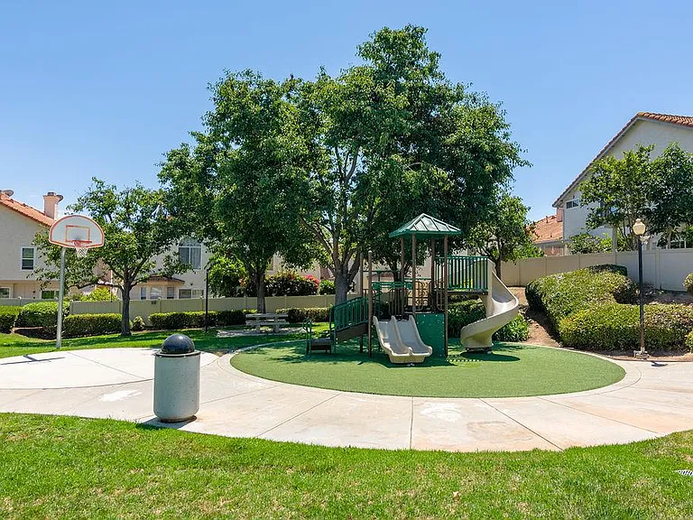 1768 Promenade Cir — Photo 3