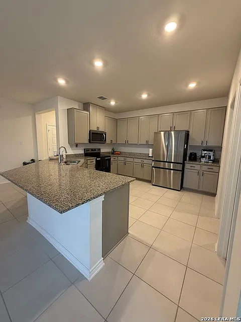 3 bed, 2.0 bath, 1792 sqft, $2,250 — Photo 4
