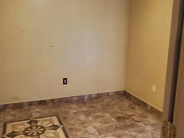 949 Van Loon Ct — Photo 16