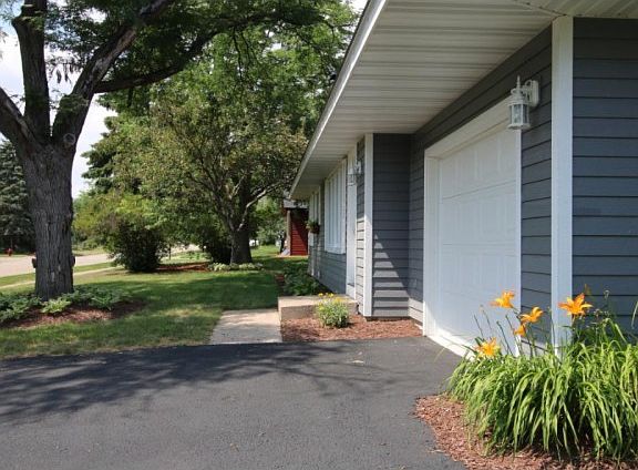 4th image of 873 Cortland Dr