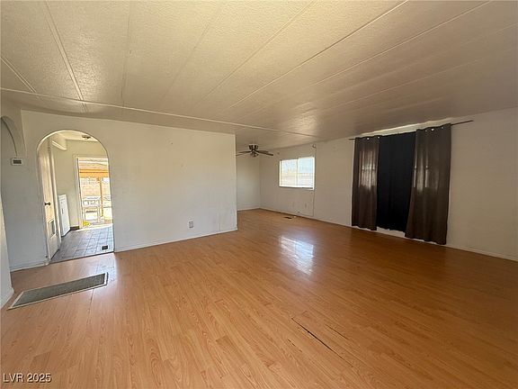 3rd image of 6131 Bluehill Ave