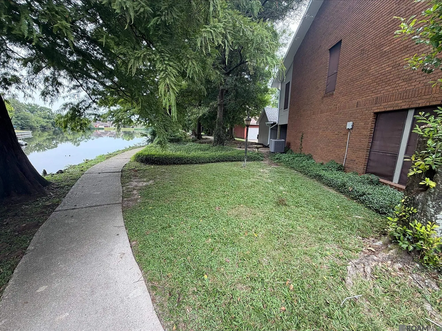 4 bed, 1834 sqft, $2,400 — Photo 4