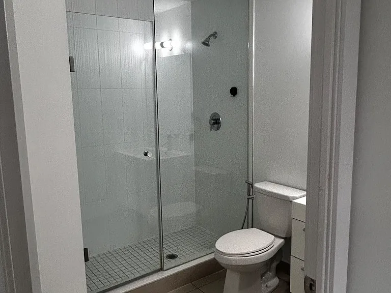 297 College St #607 — Photo 27