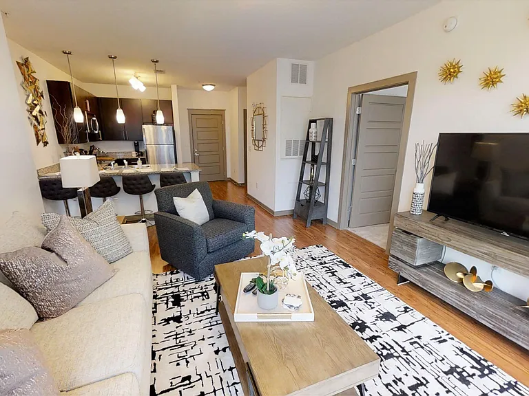 2700 Capitol Park — Photo 11
