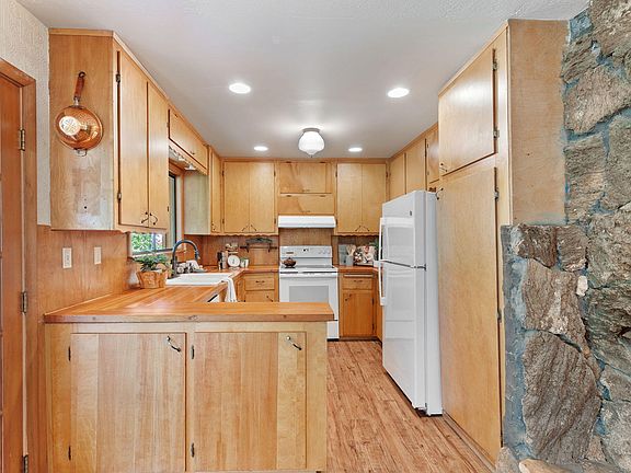 5th image of 144 Nursery Ln