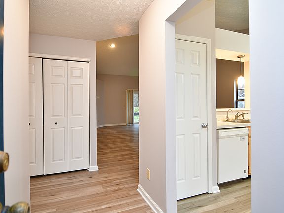 2nd image of 3062 Firestone Cir