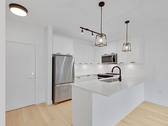 3rd image of 22562 121st Ave #114