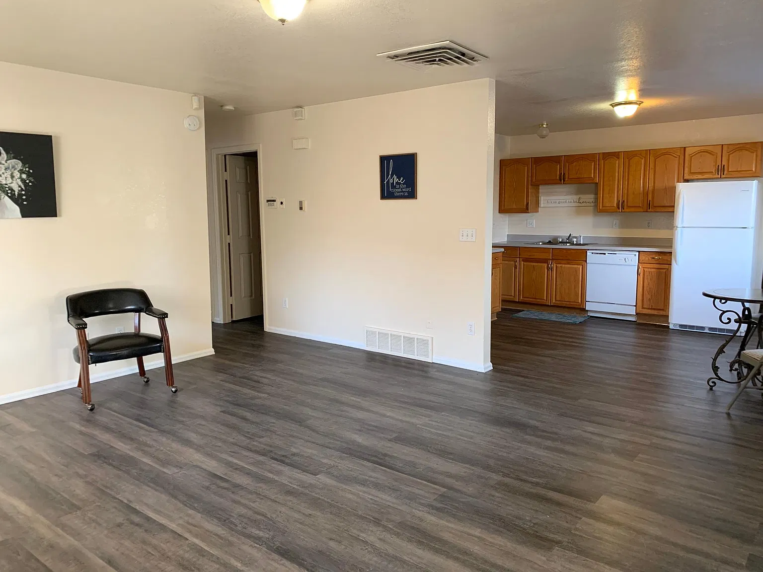 712 San Angelo Ave — Photo 1