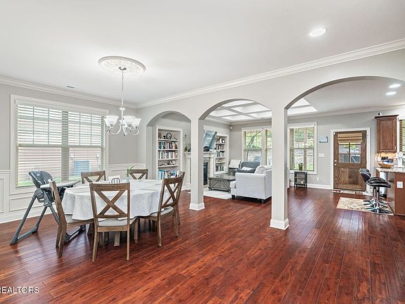 2nd image of 12084 Woodhollow Ln