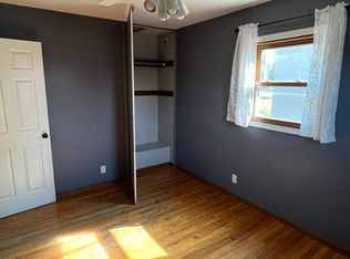 9141 Grand Ave, Omaha, NE 68134