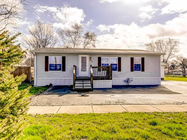 318 N Constant St, Dawson, IL 62520