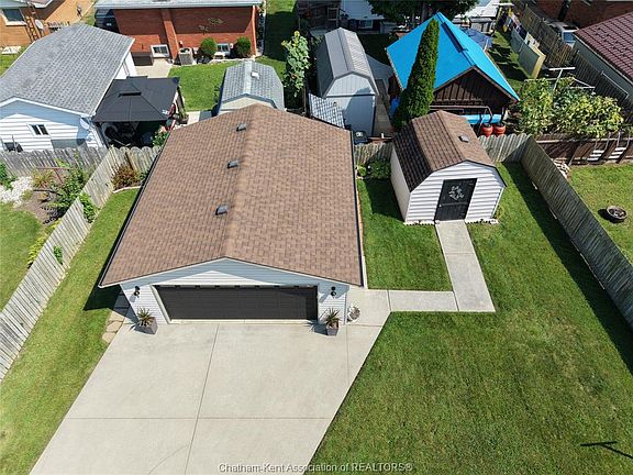 3rd image of 420 Linden Dr