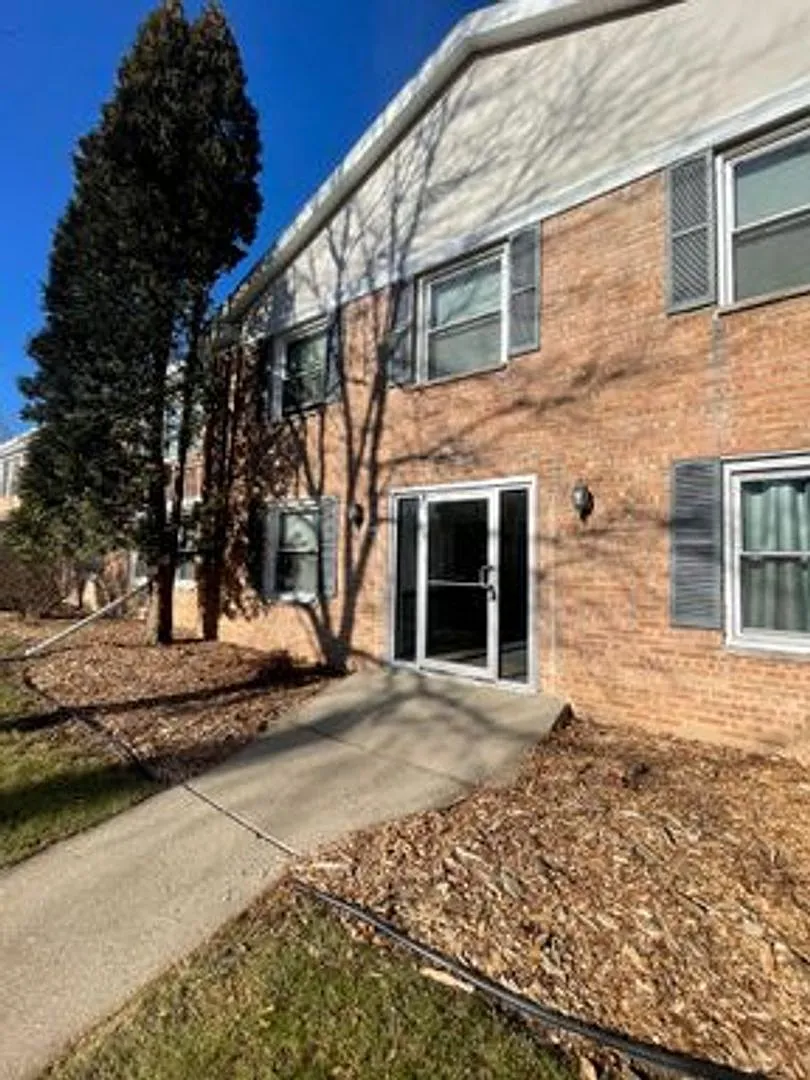 1524 E Providence Ave — Photo 1