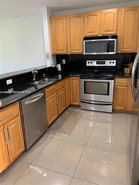 Woodgate Condominium 42 — Photo 2