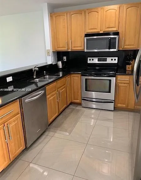504 Woodgate Cir #C — Photo 10
