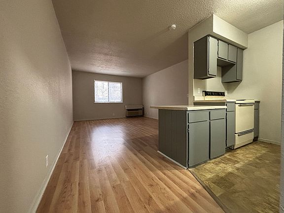 2nd image of 1602 Brookside Dr Unit 123