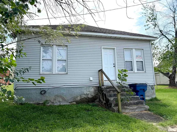 1506 E Main St, West Frankfort, IL 62896