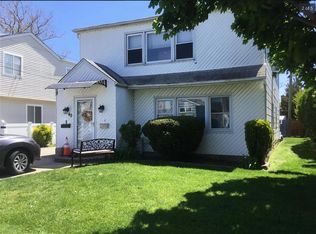 49 Kent Blvd, Island Park, NY 11558