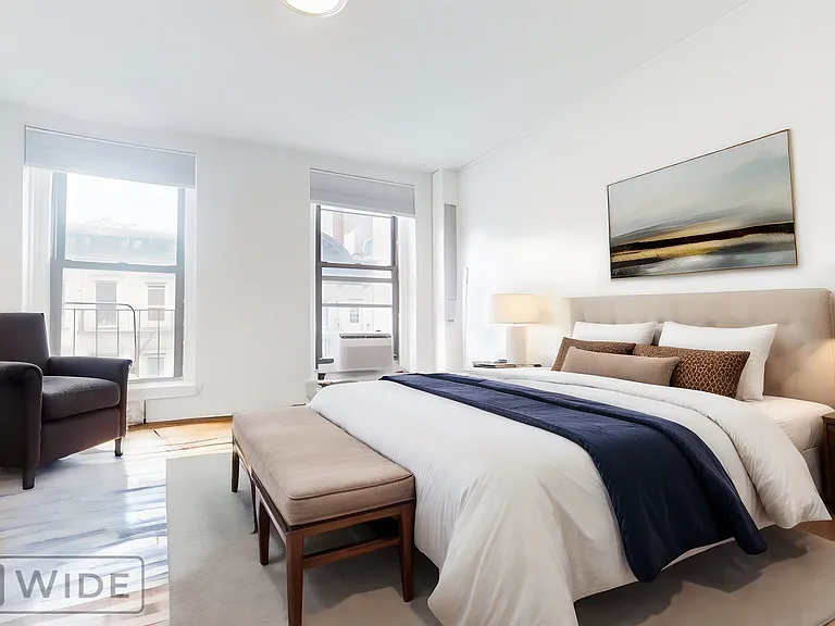 284 E 10th St #4B — Photo 2