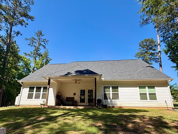 3rd image of 108 Cambridge Ct NE