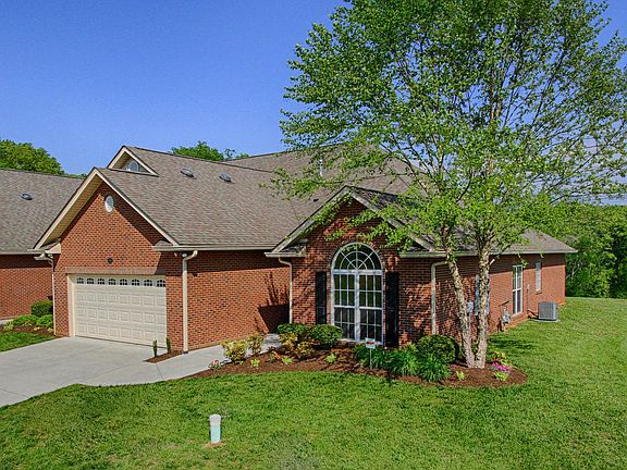 4th image of 610 Mountain View Villas Way